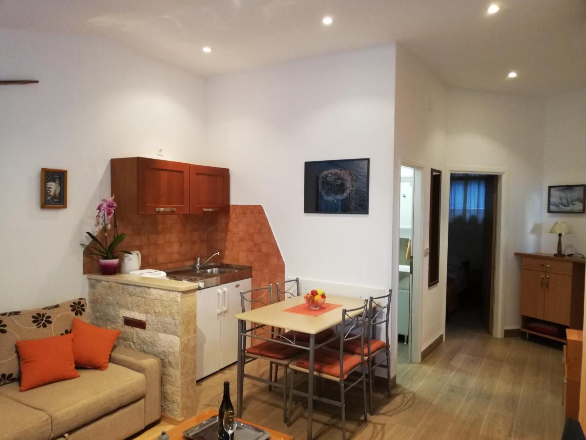 Adria Apartments Пула Екстер'єр фото