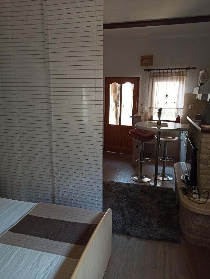 Adria Apartments Пула Екстер'єр фото