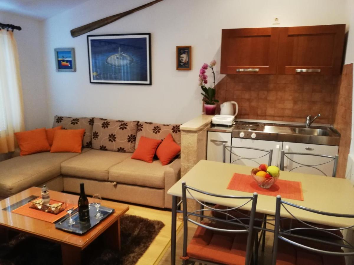 Adria Apartments Пула Екстер'єр фото