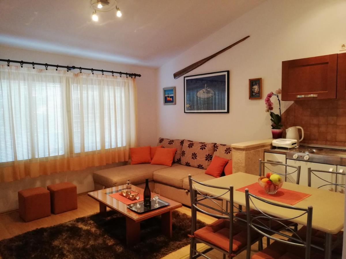 Adria Apartments Пула Екстер'єр фото